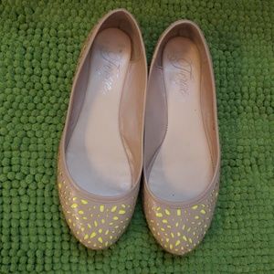 Fergie Flat Nude leather and Neon